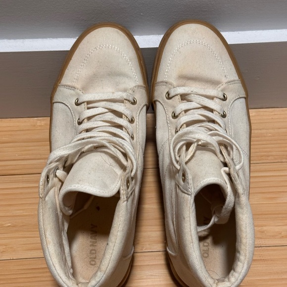 Old Navy White Sneakers - Picture 3 of 7